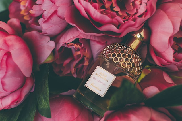 składniki perfum róże
