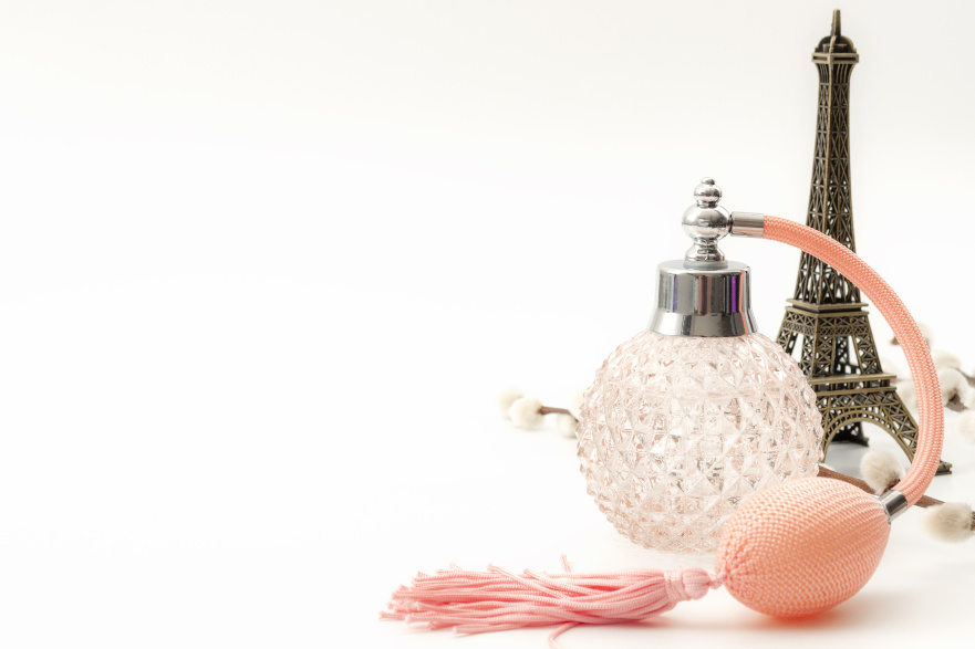 Zapachy na wakacje dla kobiety i mężczyzny. TOP 5 francuskich perfum   Francuskie Perfumy rozlewane
